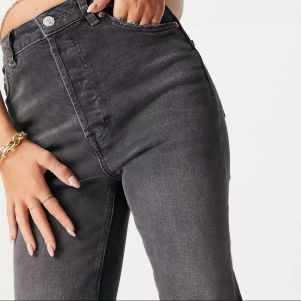 Zuri Mom Jeans Free People Size 26 Trendy Popular Distressed Fashion Jeans
